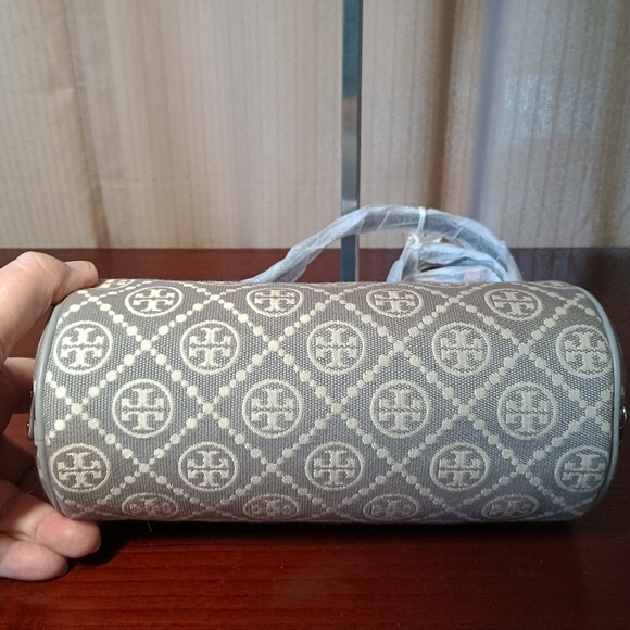 Tory Burch T Monogram Utility Cylinder Bag NWT - Picture 3 of 9